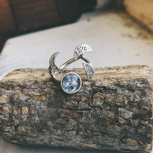 Moon Phase Sculpture Ring Ring Yugen Handmade