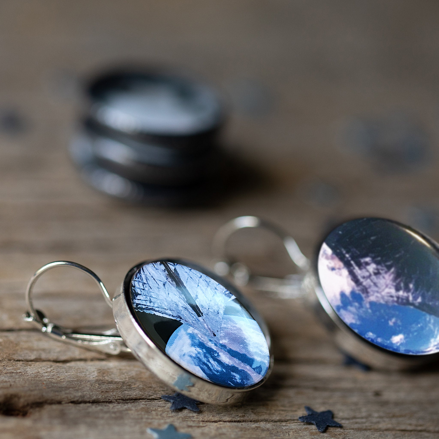 Interchangeable LightSail Planetary Society Earrings Earrings Yugen Handmade Silver Tone One Set of Images